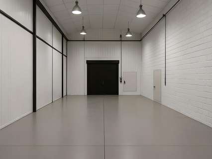 Nave industrial en venta en Dos Hermanas