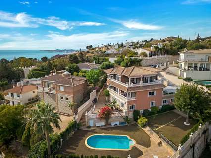 Villa en venta en Benalmádena