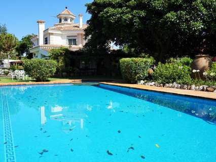 Villa en venta en Málaga, rebajada