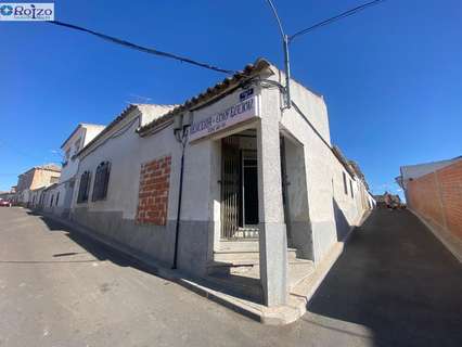 Casa en venta en La Puebla de Montalbán, rebajada