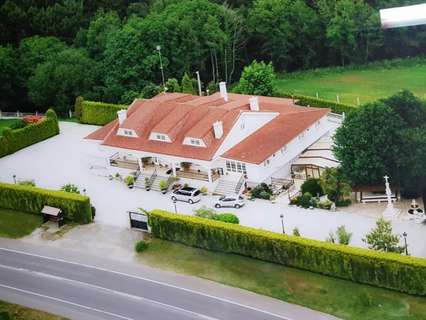 Villa en venta en Carballo, rebajada