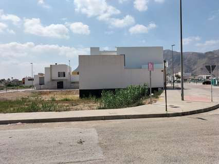 Parcela urbana en venta en Cox