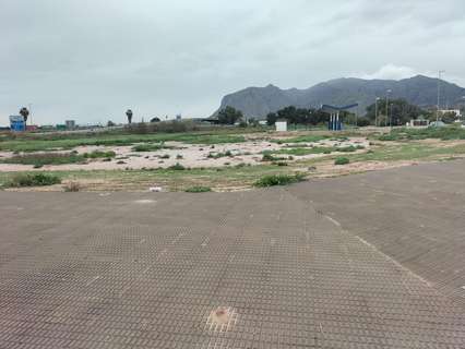 Parcela industrial en venta en Cox