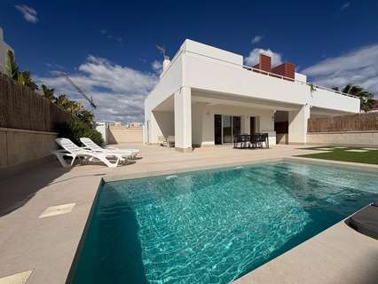 Villa en venta en Pilar de la Horadada