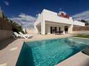 Villa en venta en Pilar de la Horadada