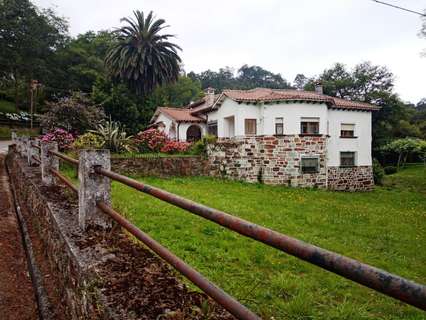 Villa en venta en Cudillero, rebajada