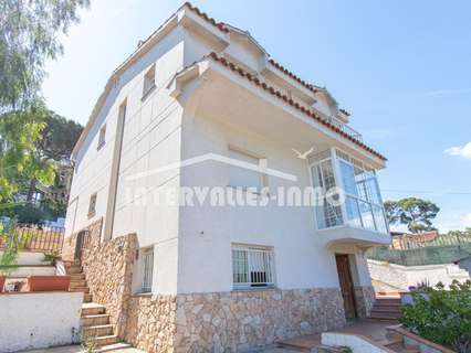 Villa en venta en Sant Boi de Llobregat, rebajada