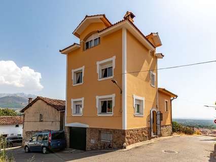 Villa en venta en Madrigal de la Vera