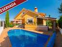 Villa en venta en Robledo de Chavela