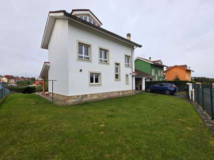 Chalet en venta en Castrillón