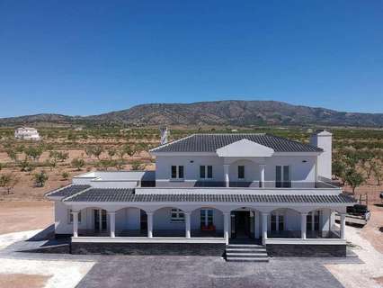 Villa en venta en Hondón de las Nieves