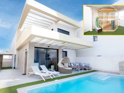 Villa en venta en Los Montesinos zona La Herrada