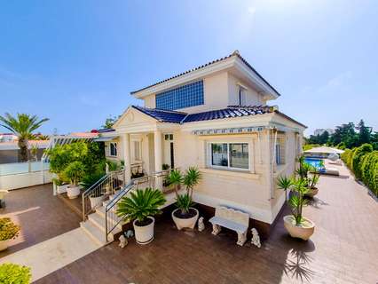 Villa en venta en Torrevieja zona La Mata