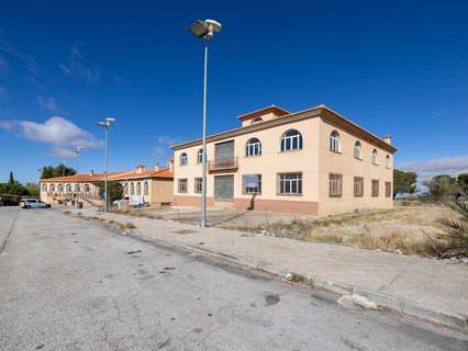 Local comercial en venta en Baza