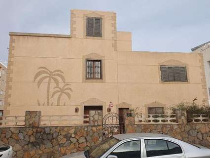 Chalet en venta en Almería rebajado