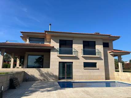 Chalet en venta en O Rosal
