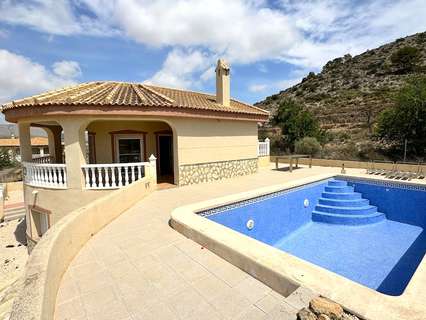 Villa en venta en Hondón de las Nieves