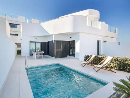 Villa en venta en Torrevieja zona Lago Jardin