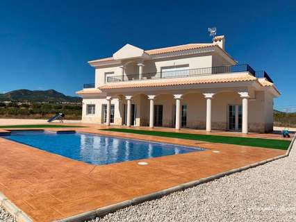 Villa en venta en El Pinós/Pinoso