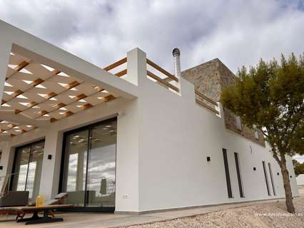 Villa en venta en El Pinós/Pinoso