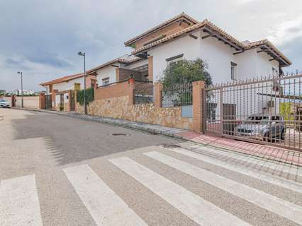 Chalet en venta en La Zubia