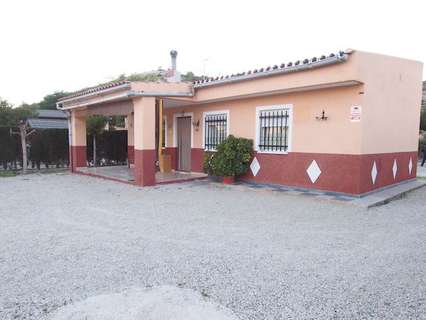 Villa en venta en Alicante, rebajada