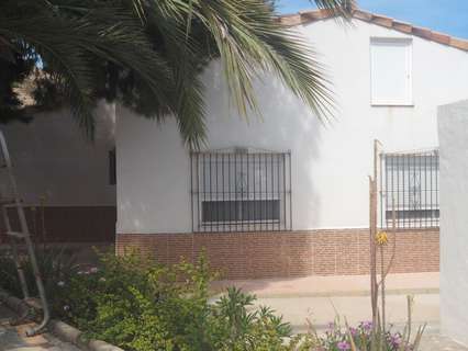 Villa en venta en Alicante, rebajada