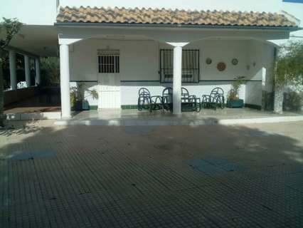 Villa en venta en Alicante, rebajada