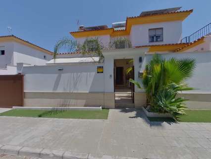 Chalet en venta en Gelves rebajado