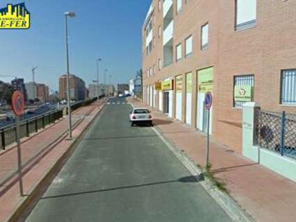 Local comercial en venta en Almería