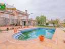 Chalet en venta en La Zubia