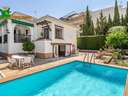 Chalet en venta en La Zubia