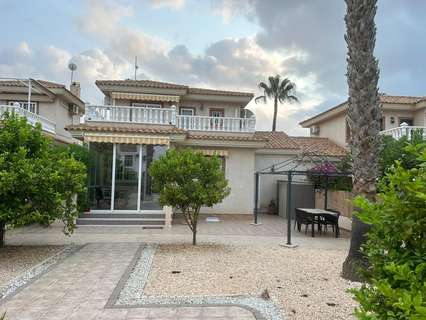 Villa en venta en Orihuela zona Villamartín rebajada