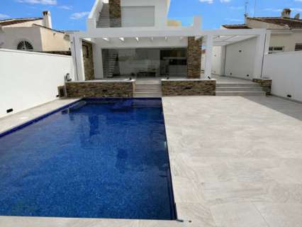 Villa en venta en Torrevieja zona La Siesta