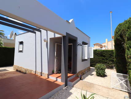 Villa en venta en Algorfa zona Montebello, rebajada