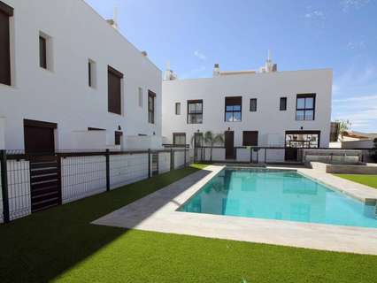 Villa en venta en Pilar de la Horadada