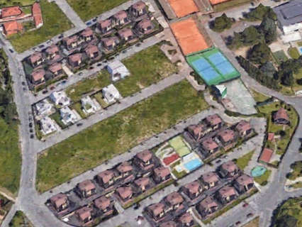 Parcela rústica en venta en Oleiros