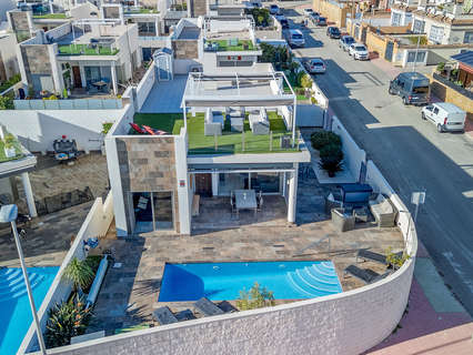 Villa en venta en Orihuela zona Villamartín