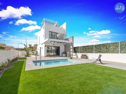 Villa en venta en Orihuela